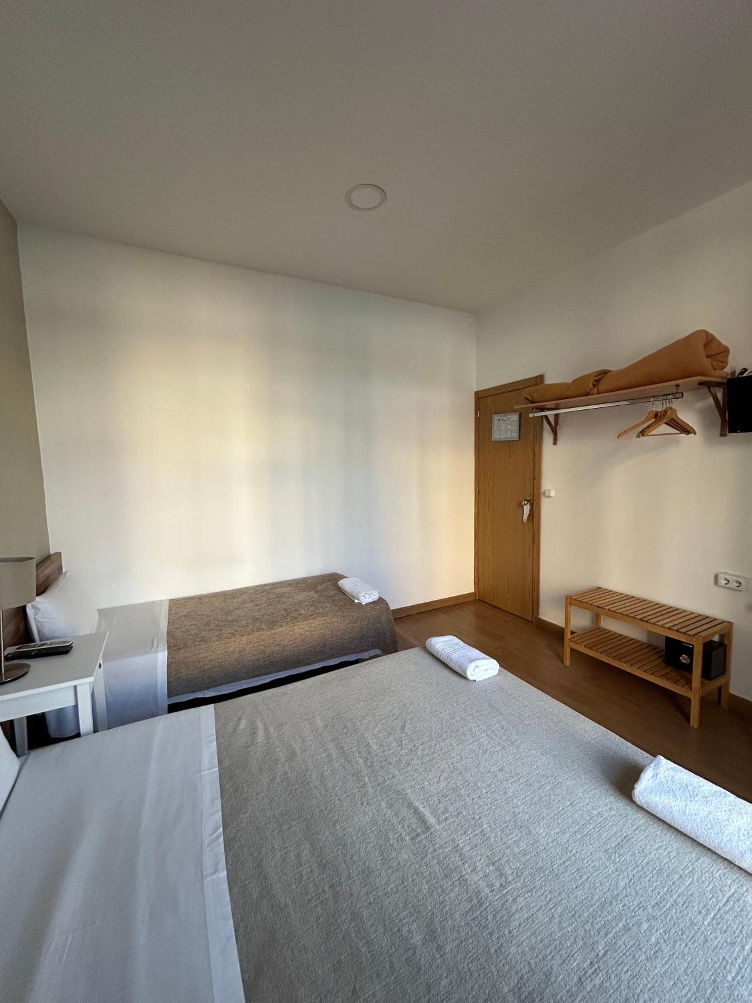 Basic Triple Room